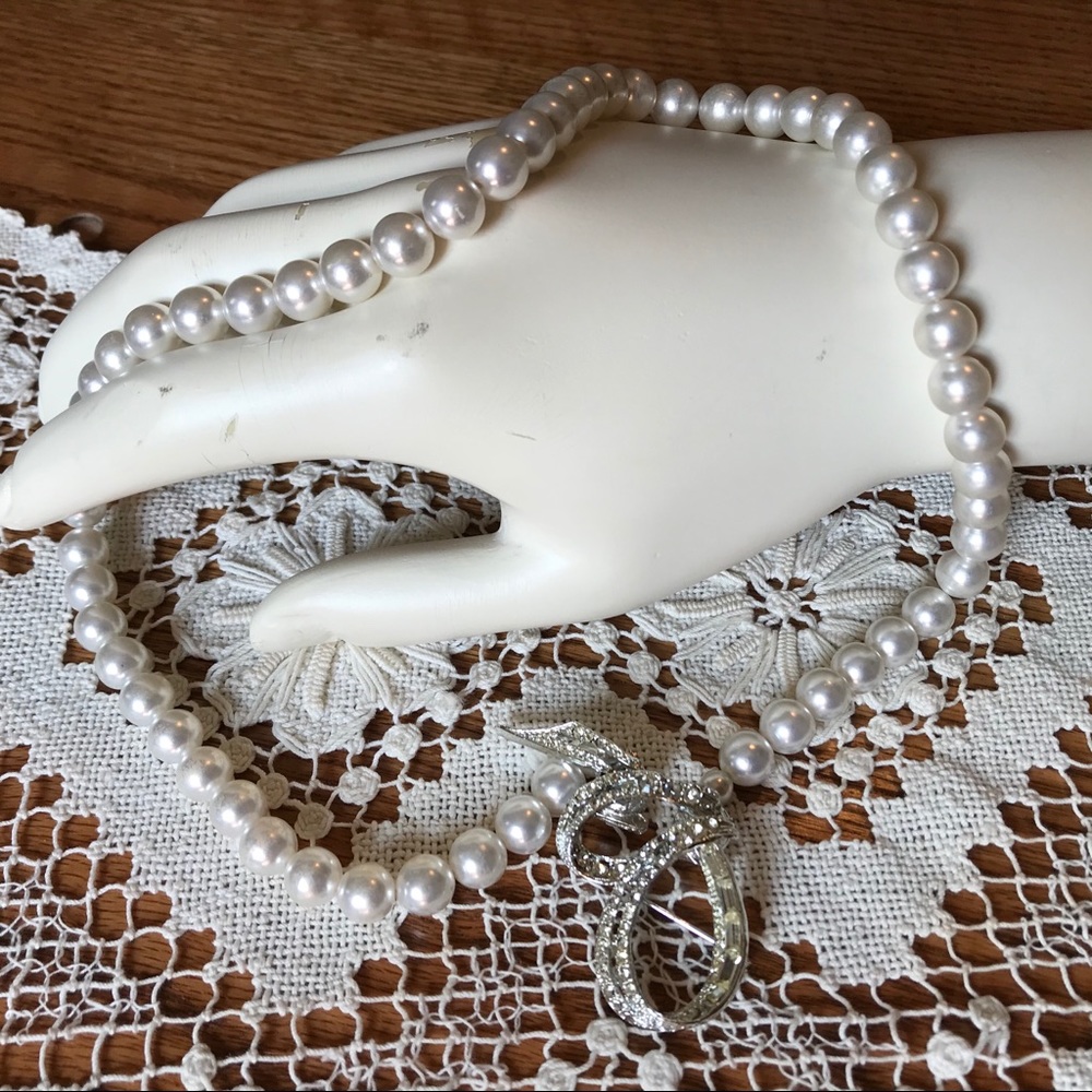 Vintage Rhinestone & Pearl Costume Jewelry Necklace
